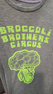 Small broccoli brothers circus shirt army green