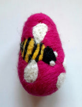 Load image into Gallery viewer, Custom needle felted  egg