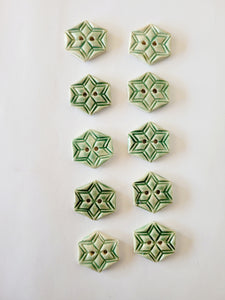 Set of 10 wintergreen buttons