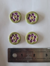Load image into Gallery viewer, Set of 4 flower buttons
