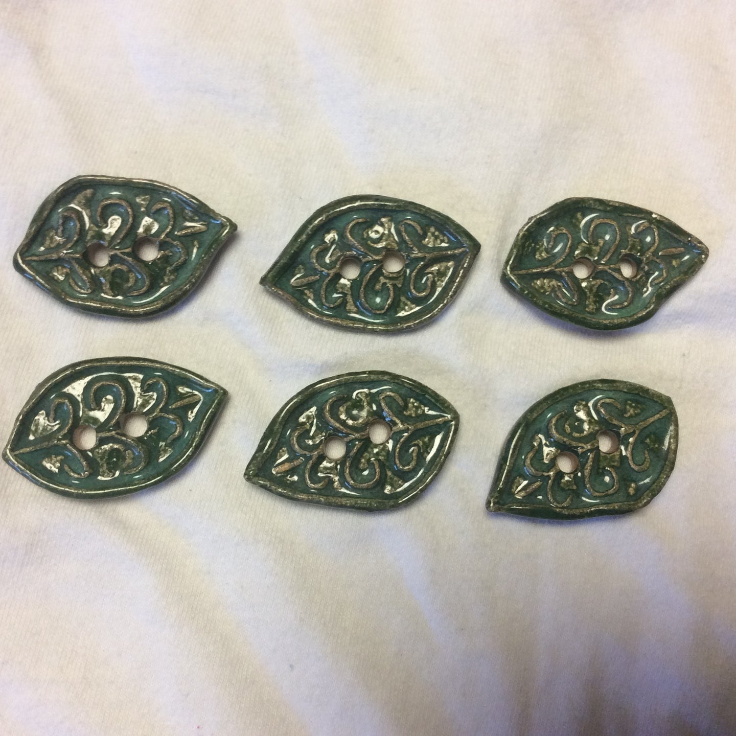 6 Ceramic Leaf buttons