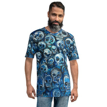 Load image into Gallery viewer, Men&#39;s T-shirt blue skulls all over print
